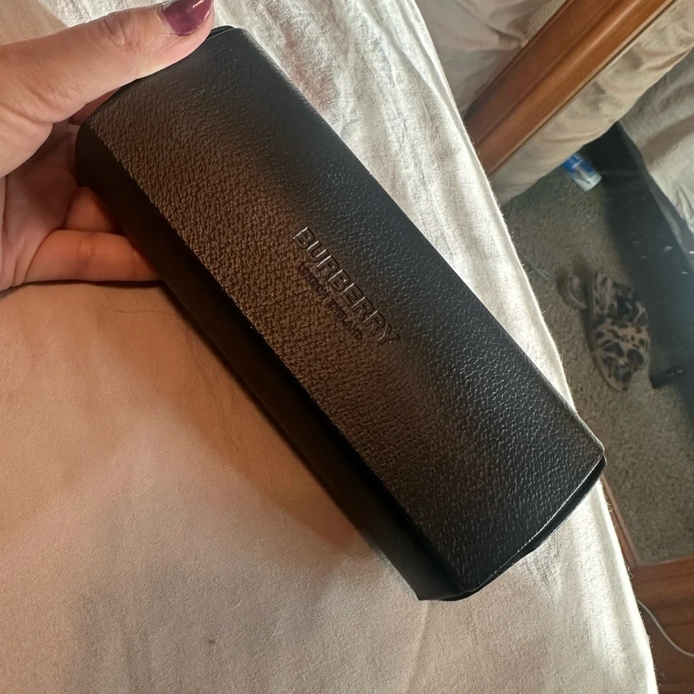 Burberry Sunglasses - Picture 5 of 5